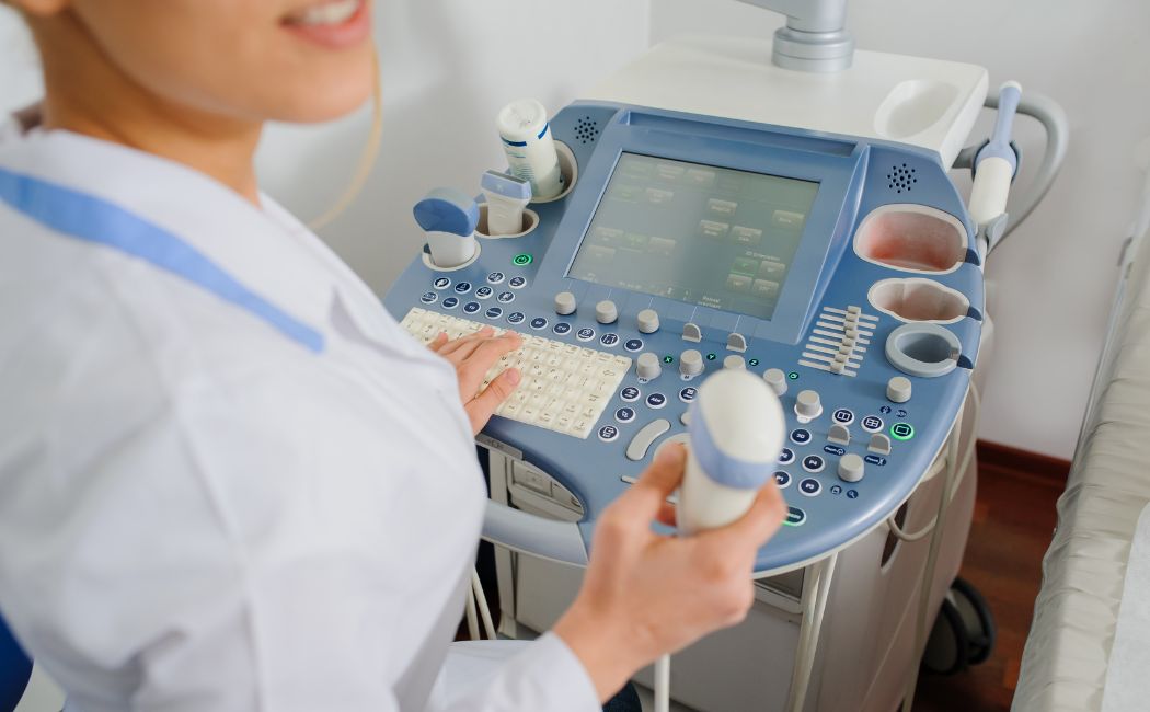 USG, RTG, MRI czy TK? Najlepsze i najbardziej bezpieczne badanie diagnostyczne dla Twojego dziecka