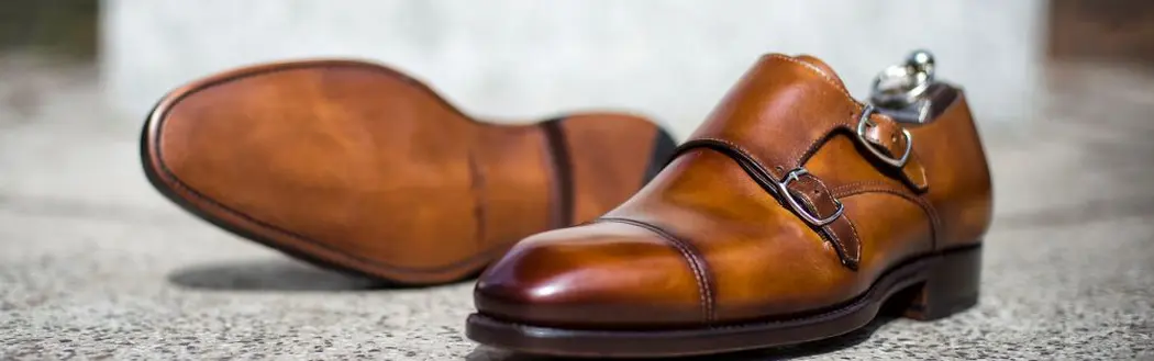 Jak nosić pantofle męskie?