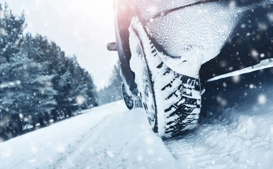 Zimowy wyjazd w góry. Jak przygotować auto?