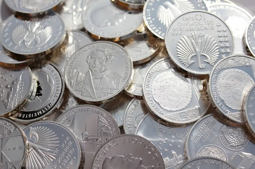 Inwestowanie w srebro – najpopularniejsze srebrne monety bulionowe