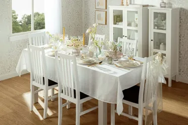 Przygotuj dom na gości bez stresu – jak sprytnie zorganizować przestrzeń na wspólne świętowanie?