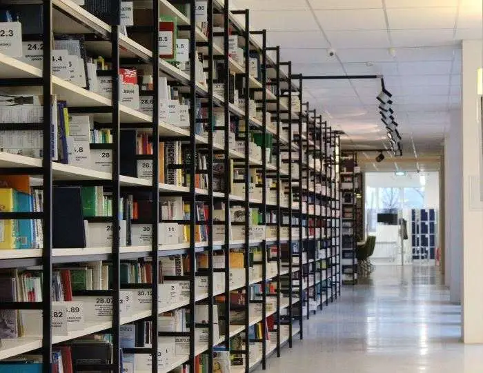 Upał skraca dzień w bibliotece - inowrocławska książnica zmienia godziny