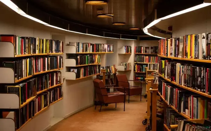 Brytyjska wyprawa w bibliotece - Szekspir, czary i dziwaczne zwyczaje