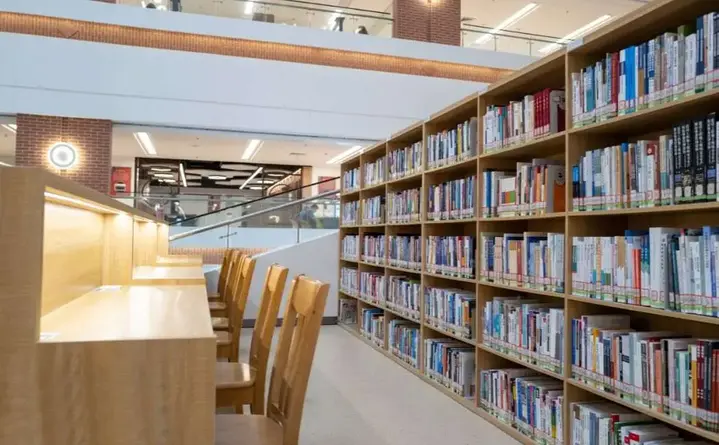 Planszówki, puzzle i logiczne zagadki - spotkanie Kostką i głową w Filii nr 4