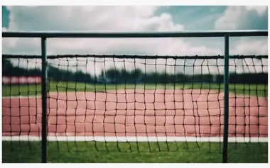 Spokojny ruch na basenie ma pomóc seniorom zadbać o formę bez przeciążania ciała