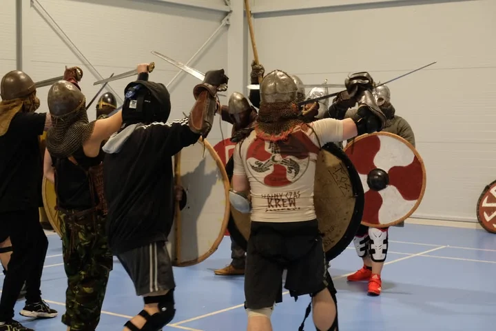 Grafika promocyjna wydarzenia Trening - Sobota: świąteczny trening w Delfinie