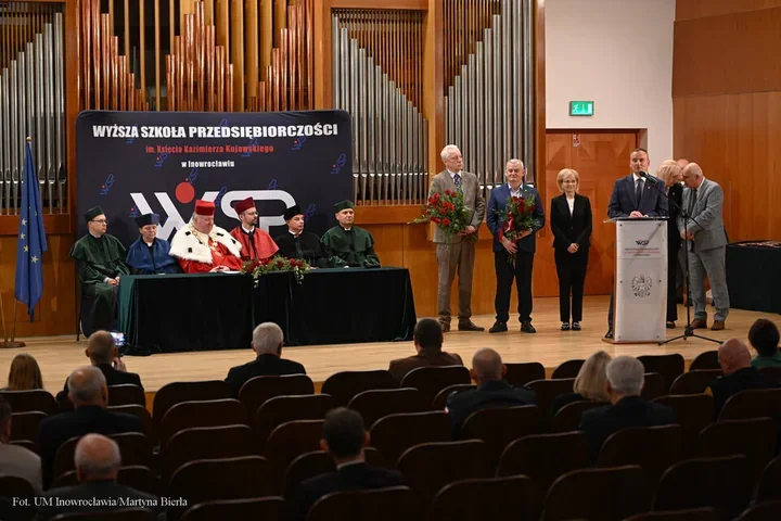Nowy rok akademicki w Inowrocławiu. Gratulacje dla przyszłych pielęgniarek
