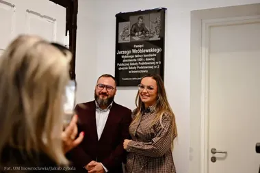 Tablica Jerzego Wróblewskiego odsłonięta w jego dawnej szkole