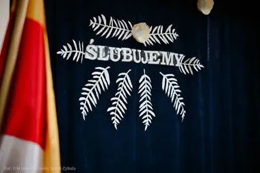 Pasowanie i jubileusz w Szkole Podstawowej nr 10. Odsłonięto tablicę