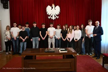 Ósmoklasiści zajrzeli za kulisy ratusza. Tak działa samorząd od środka