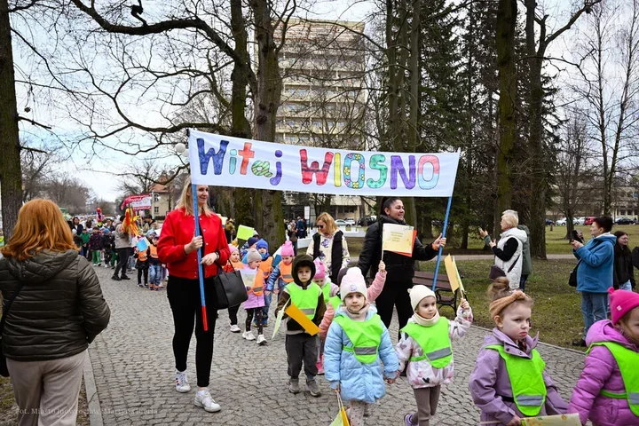 Korowód, piosenki i Marzanna – Inowrocław przywitał wiosnę razem