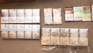Plecak, samochód i dwa mieszkania. Policja ujawniła 17 tys. papierosów