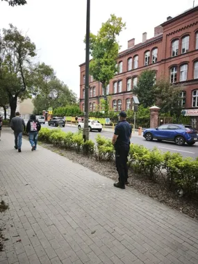 Policjanci pilnują szkół w Inowrocławiu. Ruszyła akcja „Bezpieczna droga”