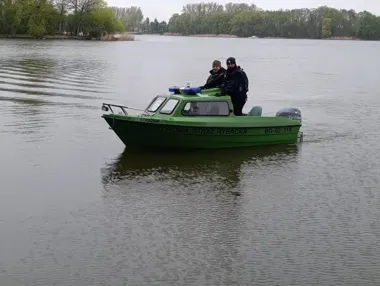 Kruszwica pod lupą służb - na jeziorach sprawdzili 13 wędkarzy