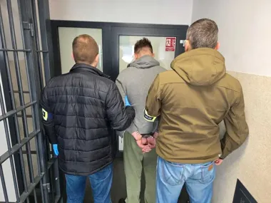 Zatrzymani po serii włamań - ukradli Doge Ram, Kawasaki i sprzęt wart 70 tys.