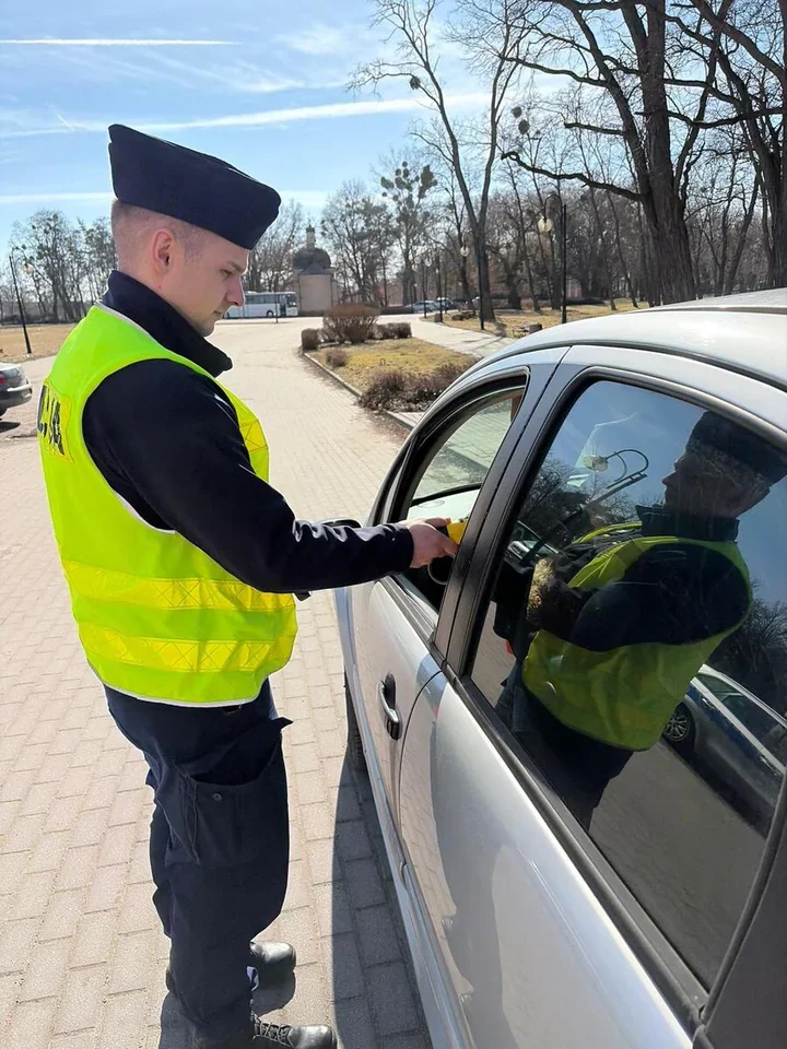 Przekroczył prędkość o 52 km/h - zgarnęli mu prawo jazdy, w Pakości wszyscy trzeźwi