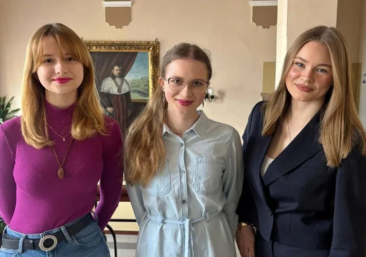 Trzy uczennice z Kaspra w finale olimpiady, a Dominika jedzie po tytuł do Warszawy