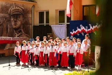 W Parchaniu połączyli urodziny generała z jubileuszem szkoły